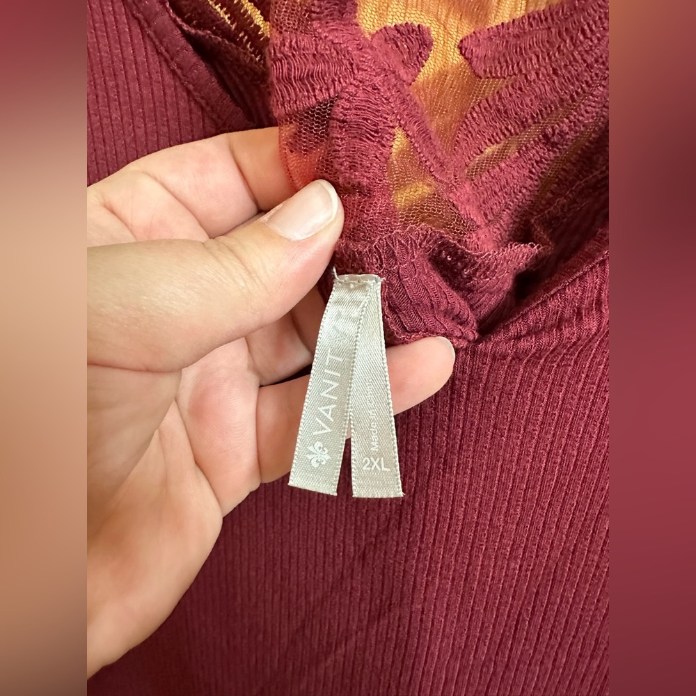 Maroon Dress - Picture 2 of 3